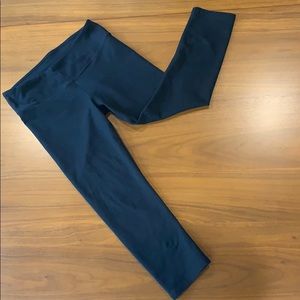 XXS Fabletics Black Capri Leggings